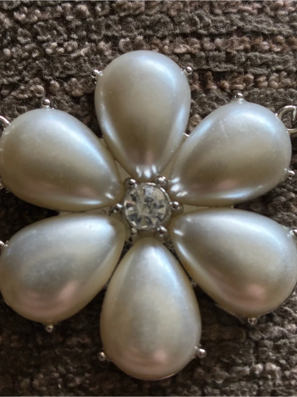 Pearl Flower Pendant Necklace with Matching Earrings - White